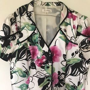Floral lady top(new without tags)